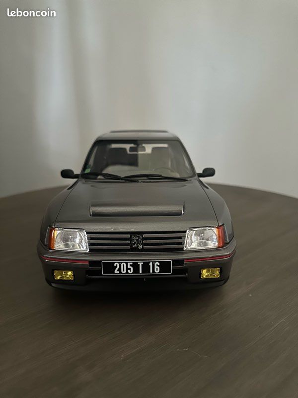Ottomobile G091 Peugeot 205 T16 Série 200 - Gris Winchester - 1984 - Échelle 1/12