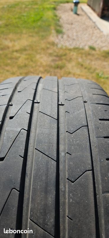 2 pneus Hankook 225/45R17 (image 1)
