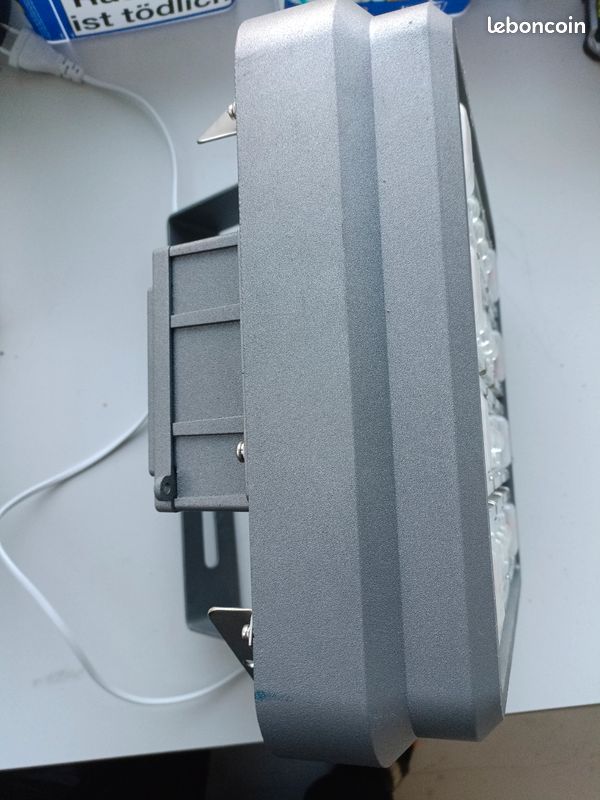 Projecteur LED 150W (image 4)