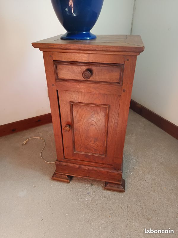 Table de chevet (image 1)