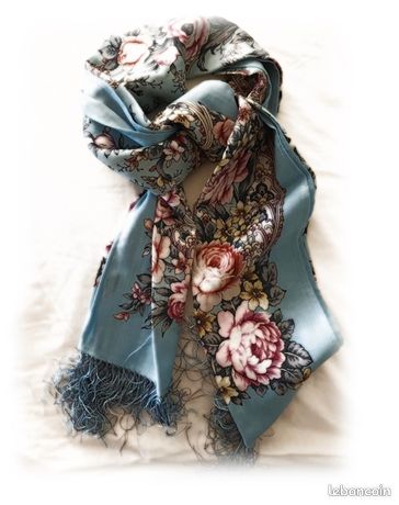 Echarpe et foulard Louis Vuitton d'occasion - Annonces accessoires et  bagagerie leboncoin