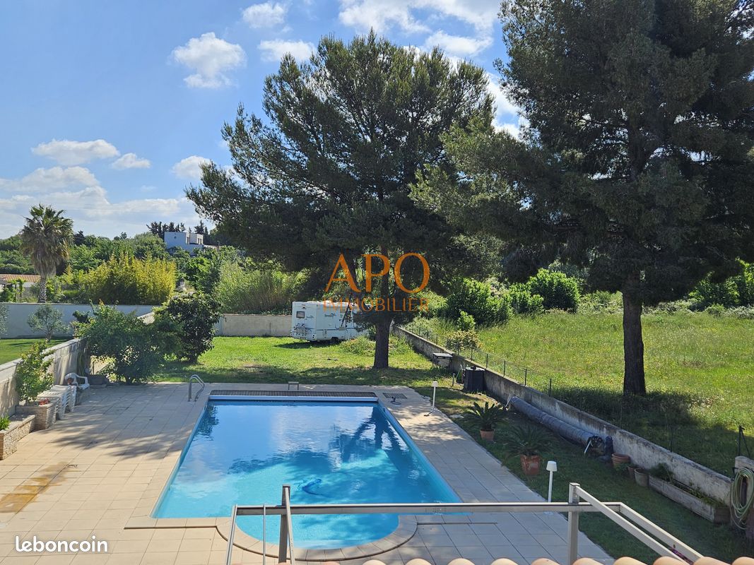 Propriété 10 pièces 310 m² (image 2)