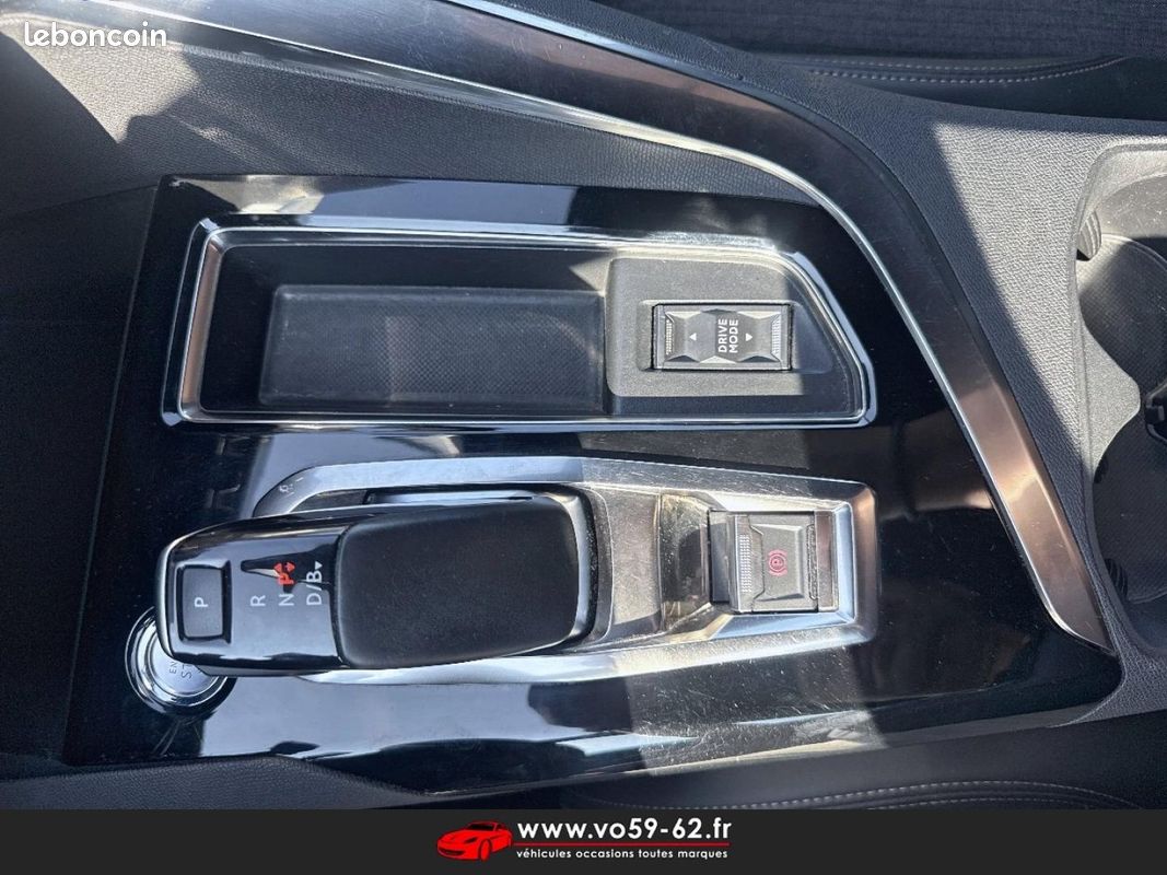 Peugeot 3008 HYBRID 225ch GT Line e-EAT8 10cv (image 20)