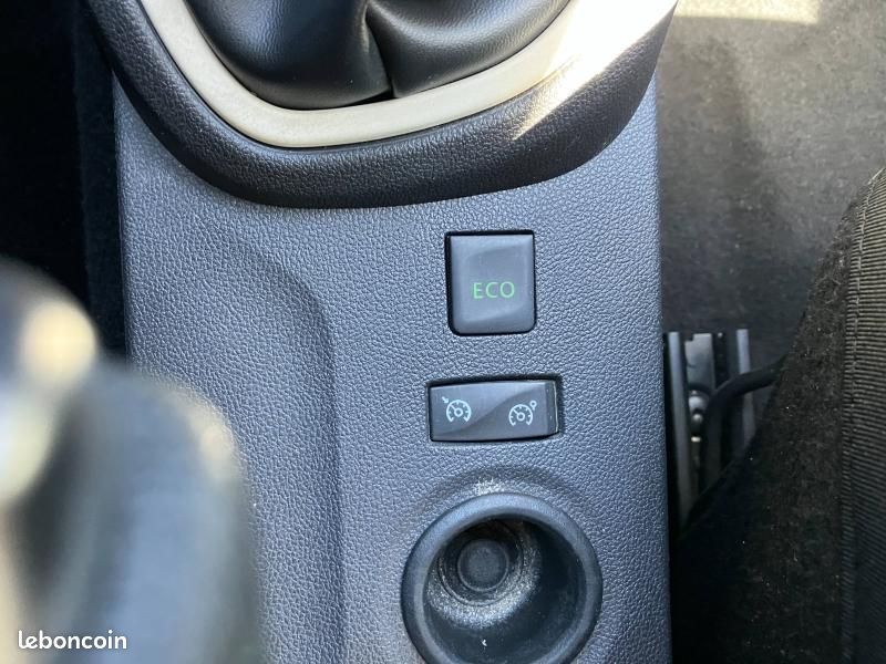 Renault Captur 1.5 dCi 90ch energy Business Euro6c (image 21)