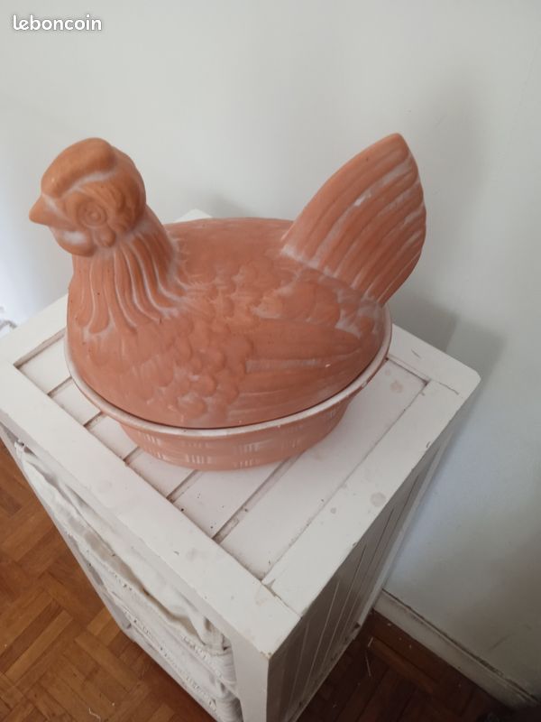 Terrine en forme de poule (image 1)