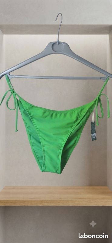 Bas de maillot de bain. Taille XL. Neuf. Marque Ardene (image 1)