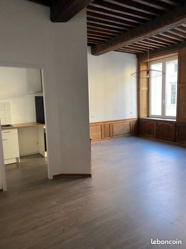 Appartement 2 pièces 50 m² · à Neufchâteau · 50 m² · 450 €