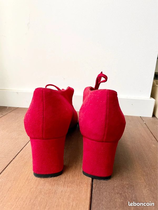 Chaussures Daim Rouge 5 cm Accessoire Paris (image 6)