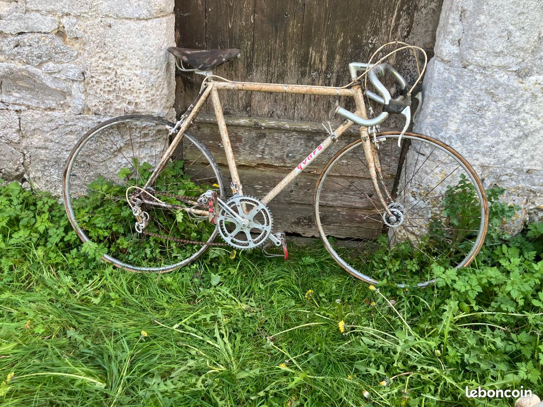 Selle cuir IDEALE 90 d'epoque à119euros - Équipements vélos