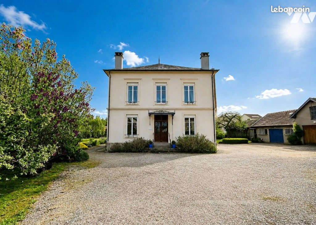 Maison 6 pièces 190 m² · à Uxegney · 190 m² · 388 000 €