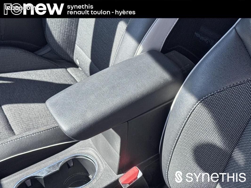 Renault Captur E-Tech 145 - 21 Intens (image 19)