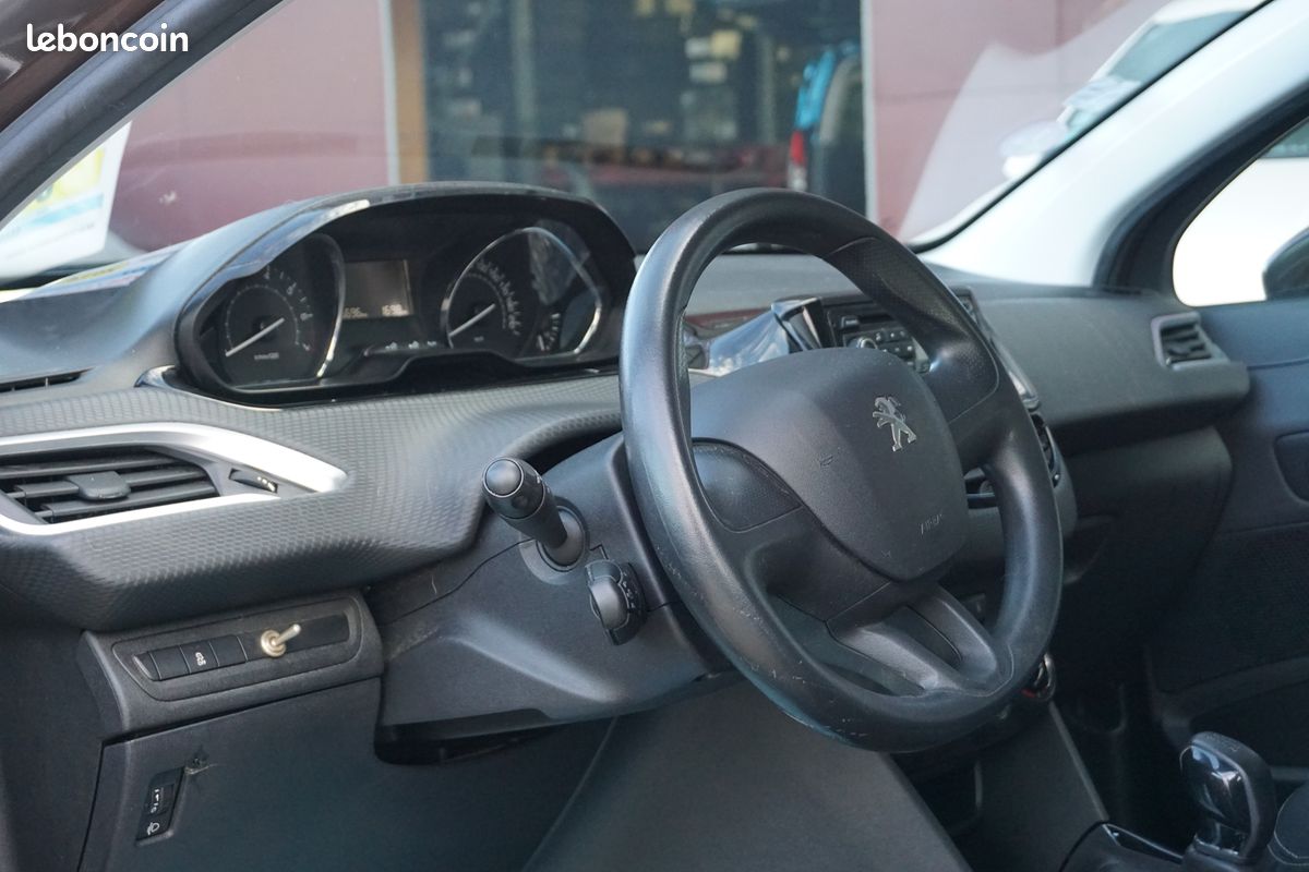 Peugeot 2008 1.2 VTI ACCESS (image 13)