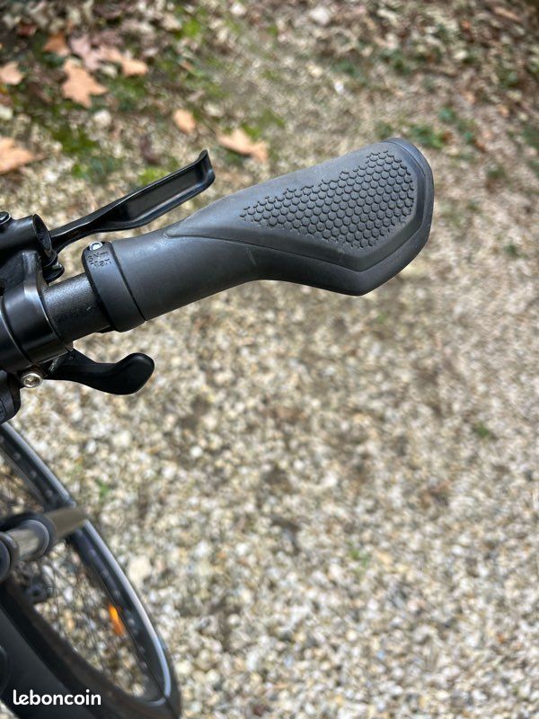 Vélo CUBE électrique excellent état, moteur Bosh, batterie Bosh Powertub 625 kw (environ 90 km d'autonomie) (image 10)