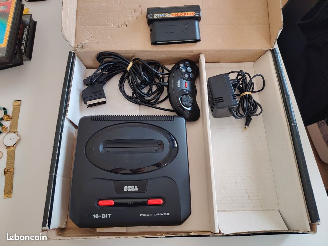 Console Sega Mega Drive + Jeu Sonic - Boîte Abîmée - Occasion Bon état De Fonctionnement