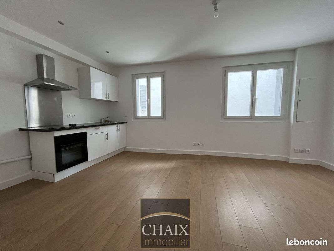 Appartement 3 pièces 43 m² · à Aubagne · 43 m² · 733 €