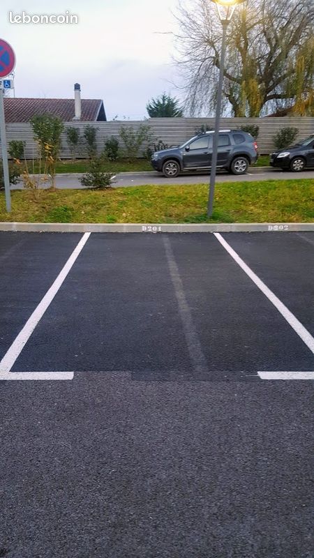 Place de parking (image 1)