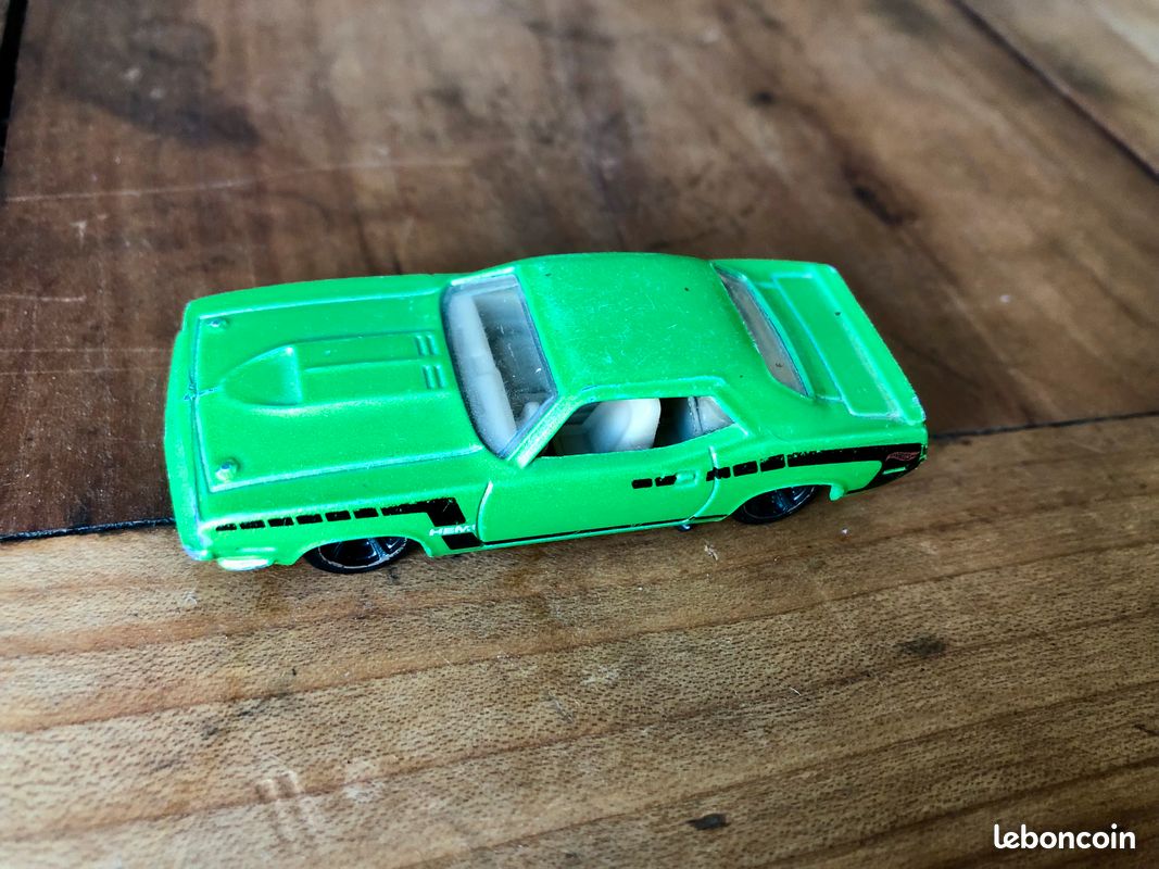 Lot de 10 voitures miniatures Hot Wheels (image 2)