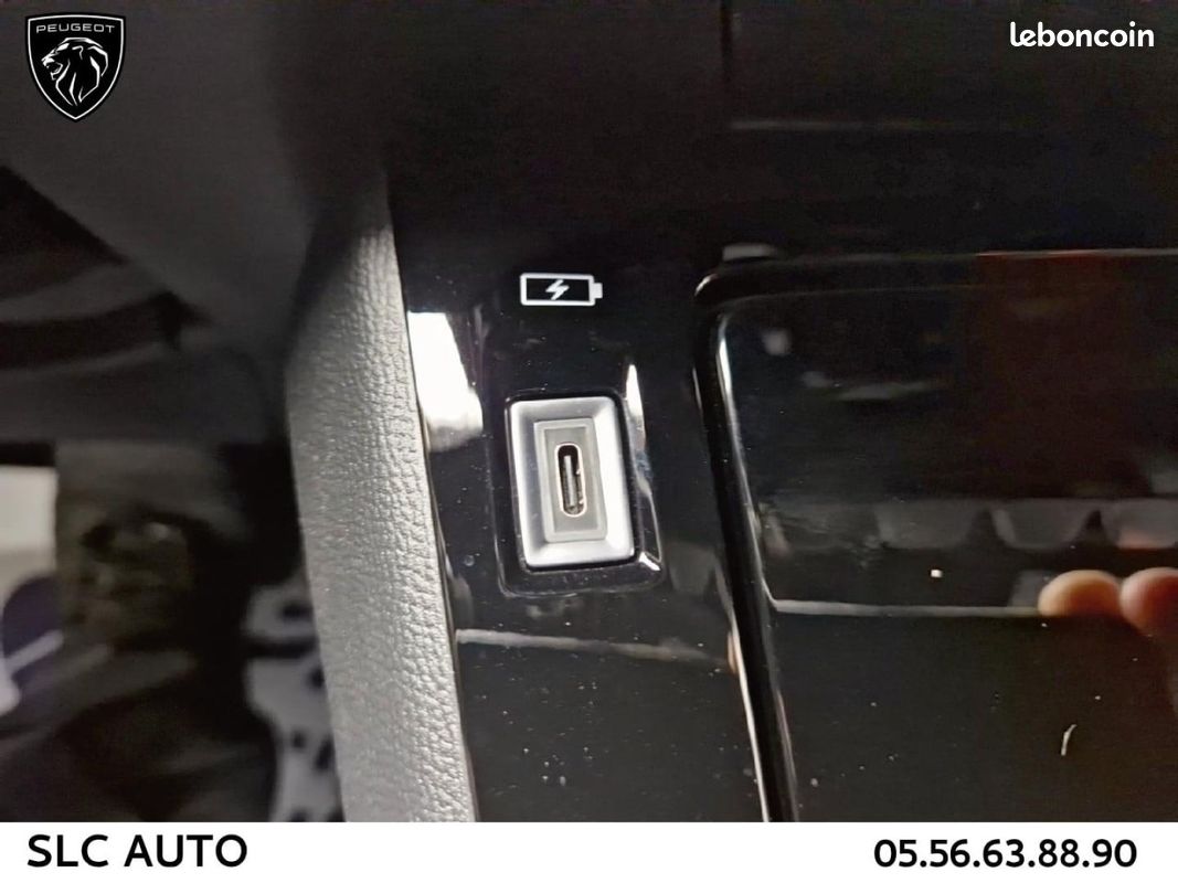 Peugeot 2008 1.2 Hybrid 145ch Allure e-DCS6 (image 29)