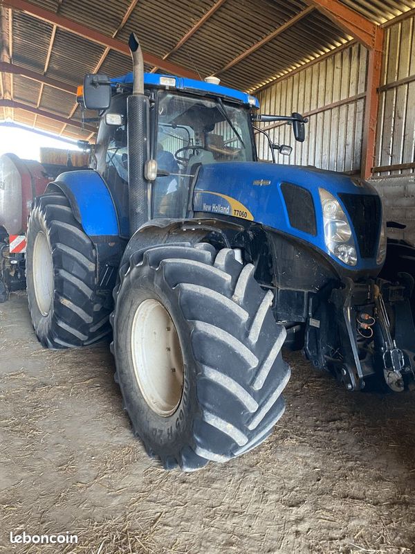 New Holland T7060 (image 1)