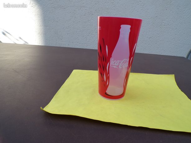 COCA COLA Gobelet EURO 2016 France BOUTEILLE TRANSPARENTE SUR LE