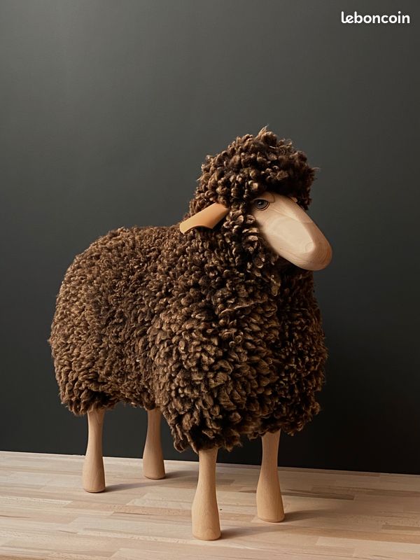 MOUTON H60 CM _ Bois massif peint & Peau de mouton (image 1)
