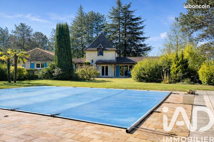Propriété 6 pièces 131 m²