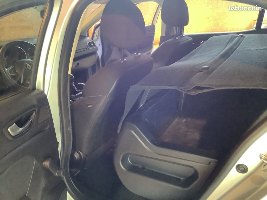 Renault megane iv societe blue dci 115 air 2p (image 27)