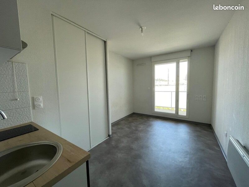 Appartement 1 pièce 18 m² · à Nîmes · 18 m² · 385 €