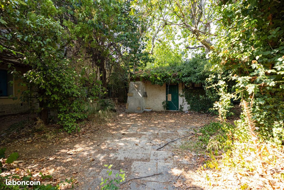 Terrain 279 m² · à Marseille · 279 m² · 215 000 €