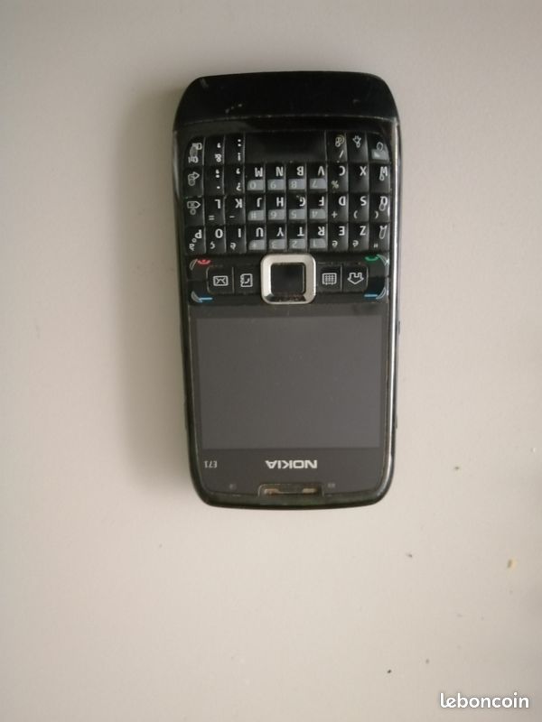 Téléphone pour pieces (image 1)