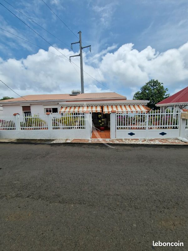 Maison 6 pièces 112 m² · au Robert · 112 m² · 330 000 €