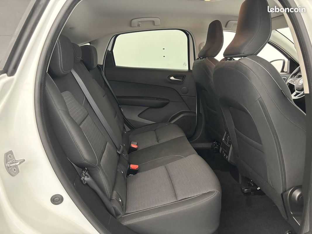 RENAULT Arkana E-Tech hybride 145 - 22 Evolution (image 16)