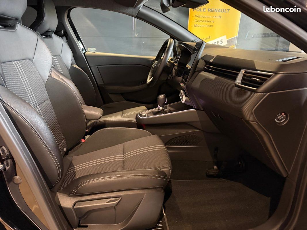 Renault clio e-tech engineered full hybrid 145 (image 16)