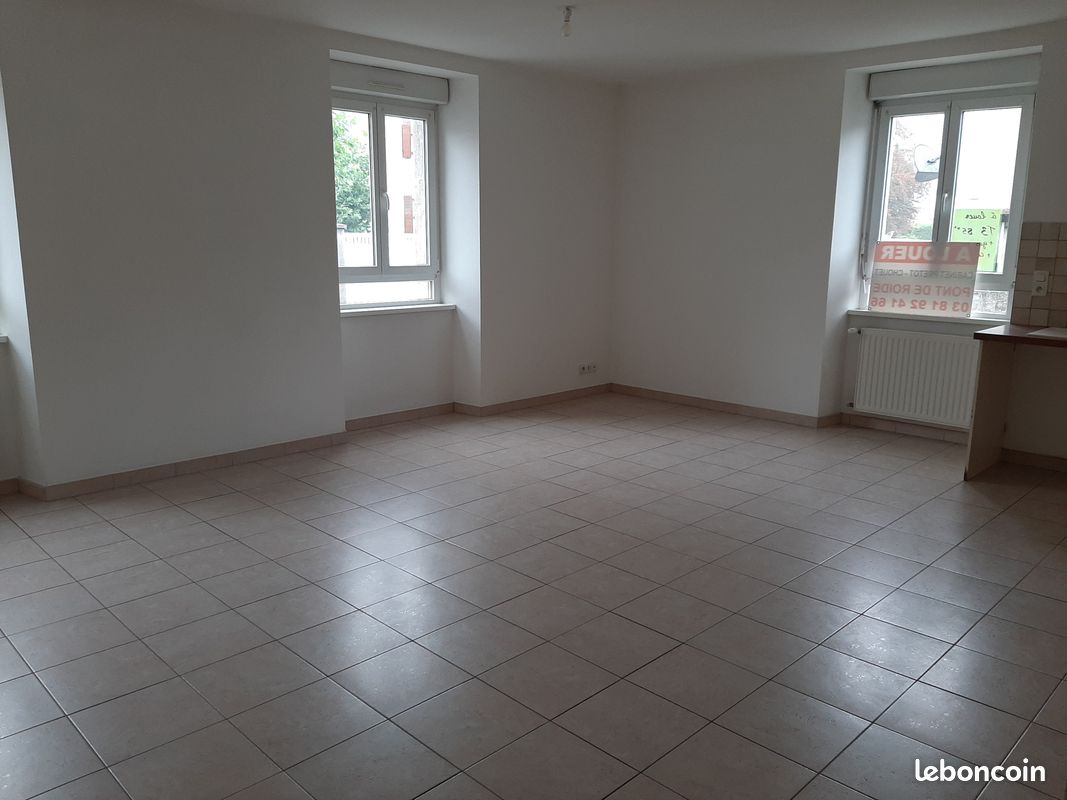 Appartement 3 pièces 83 m² · à Pont-de-Roide-Vermondans · 83 m² · 700 €
