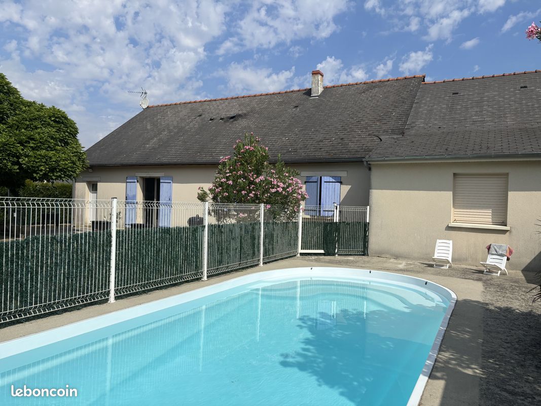 Maison 6 pièces 142 m² · à Segré-en-Anjou Bleu · 142 m² · 246 350 €