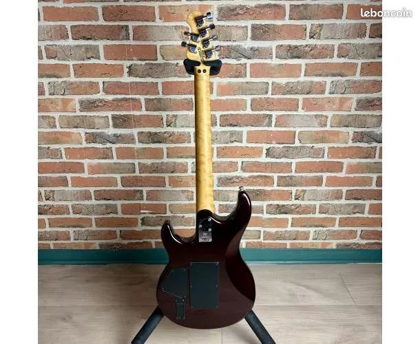 Réplique Miniature Guitare Steve Lukather Music Man Luke – 25 Cm – Support Et Boîte Inclus – Décoration Musicien