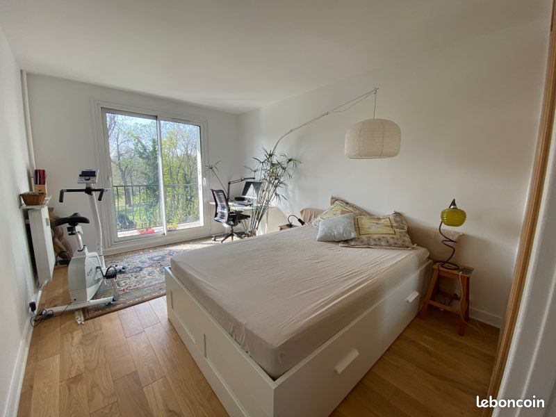 Lit 140x200 avec 4 tiroirs, sommier et matelas (image 1)