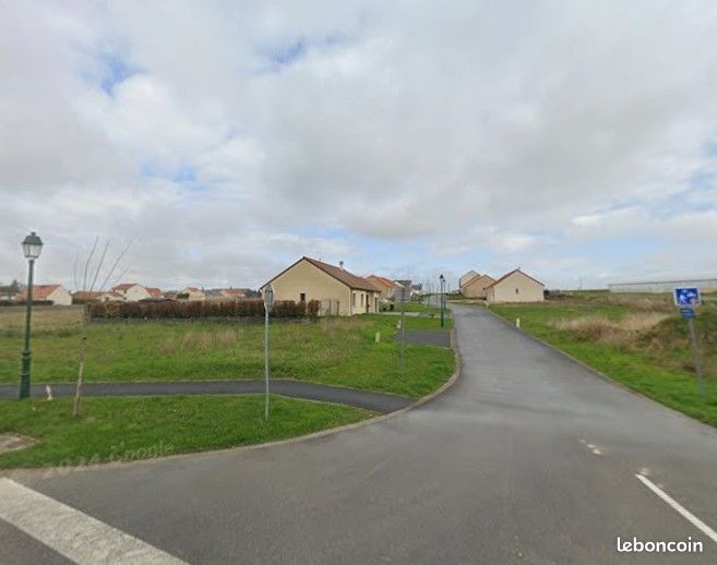Terrain à bâtir de 696 m² à BRIENNE-SUR-AISNE (08) · 60 000 €