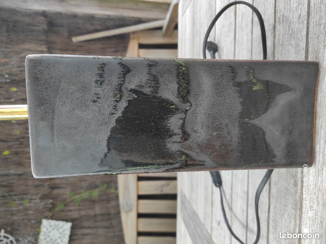 Lampe céramique noire reflets émaillés verts (image 1)