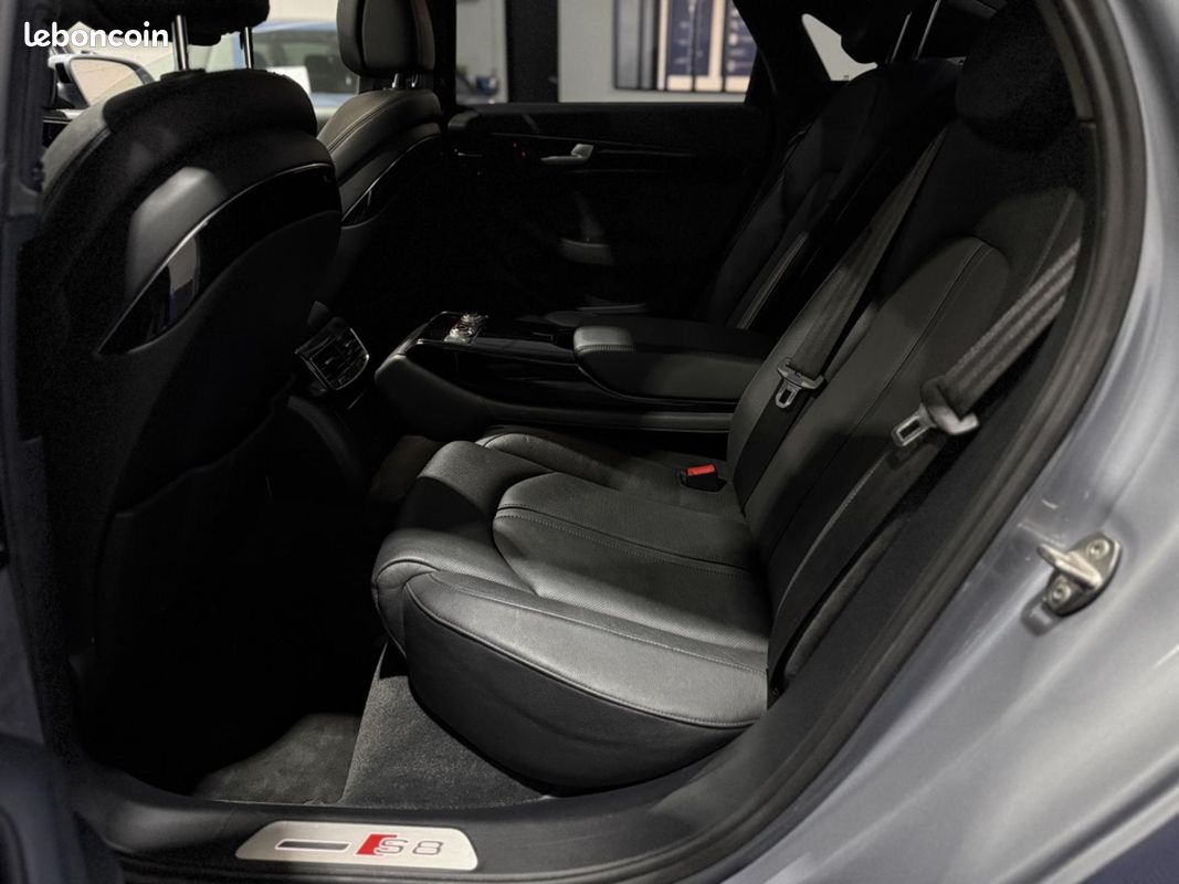 AUDI S8 PLUS 4.0 V8 TFSI 605 QUATTRO TIPTRONIC BVA - Toit ouvrant & Céramiques (image 27)