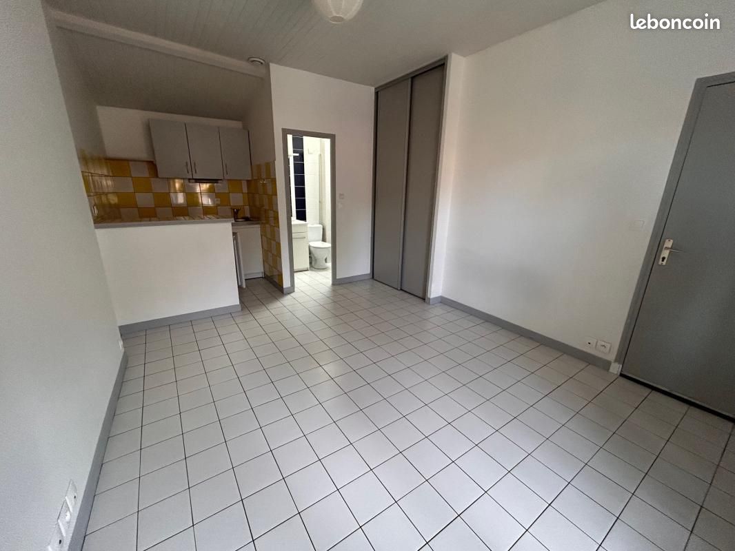 Appartement 1 pièce 21 m² · à Poitiers · 21 m² · 390 €