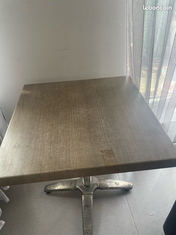 Table effet bois pliable (image 2)