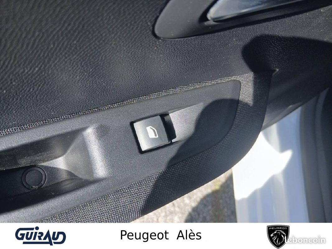 PEUGEOT 208 PureTech 75 S&S BVM5 Active (image 13)
