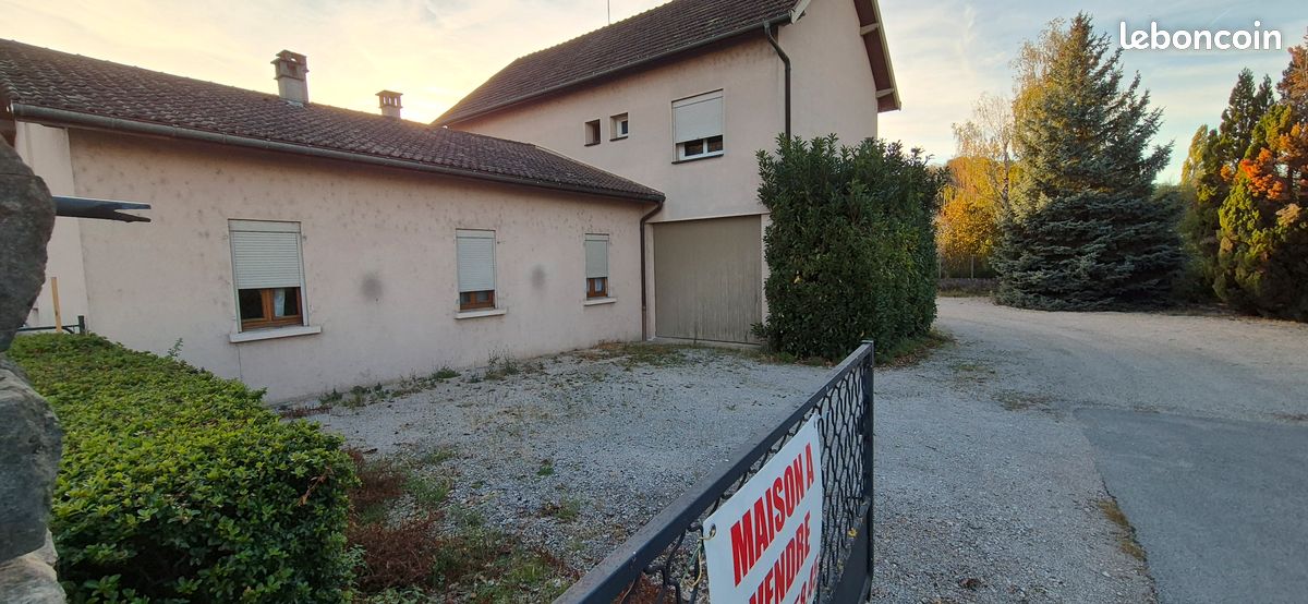 Maison 10 pièces 198 m² · à Montmorot · 198 m² · 265 000 €