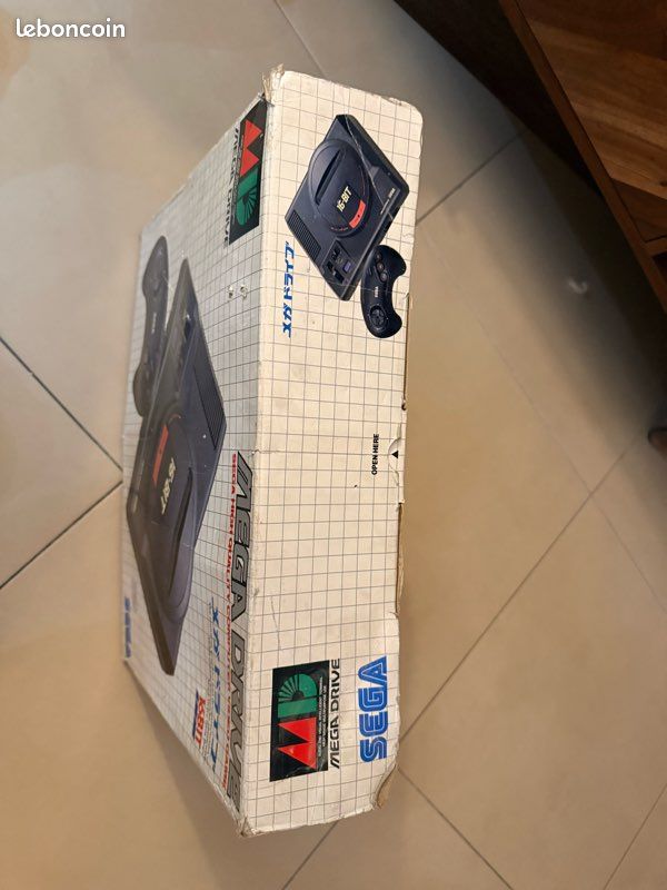 SEGA Mega Drive 1 - Pack Mixte (Console FR / Boîte JAP) - Parfait État - Consoles