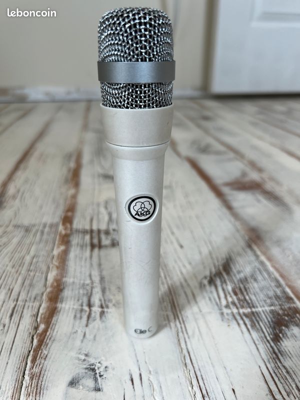 Micro cardioïde AKG - Elle C (image 1)