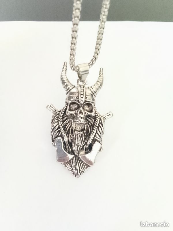 Pendentif Viking Avec Pierre Onyx - Chaîne Incluse - Finition Argentée - Neuf