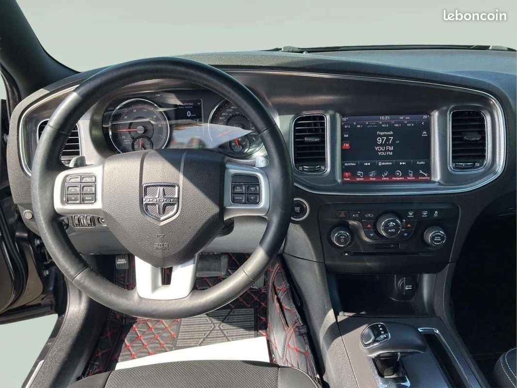 Dodge CHARGER SXT * V6 3.6 * 296 ch * BVA * Caméra * Toit Ouvrant (image 15)