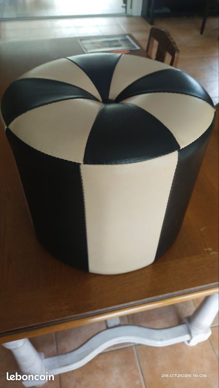 Pouf beige et noir (image 1)