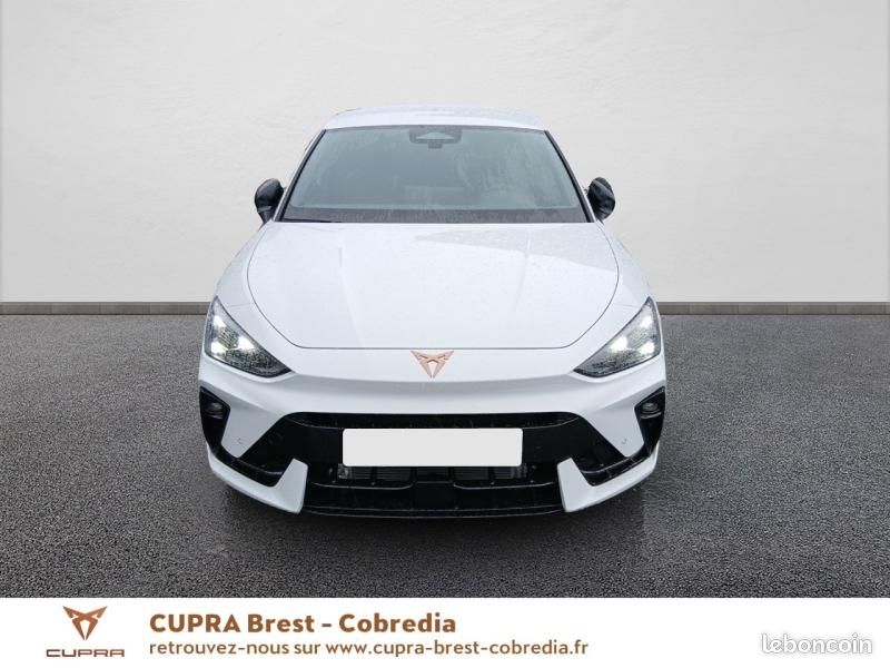Cupra Leon 1.5 eTSI Hybrid 150ch V DSG7 (image 2)